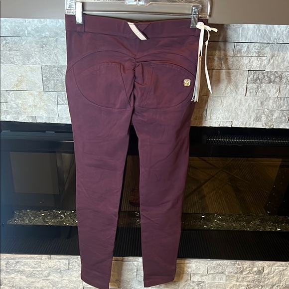 Freddy WR UP 7/8 Burgundy cropped pants size Small / 4 - Picture 10 of 14